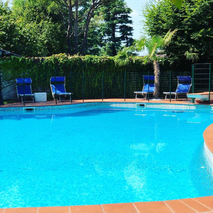 B&B Family First Капріате-Сан-Джервазіо Екстер'єр фото
