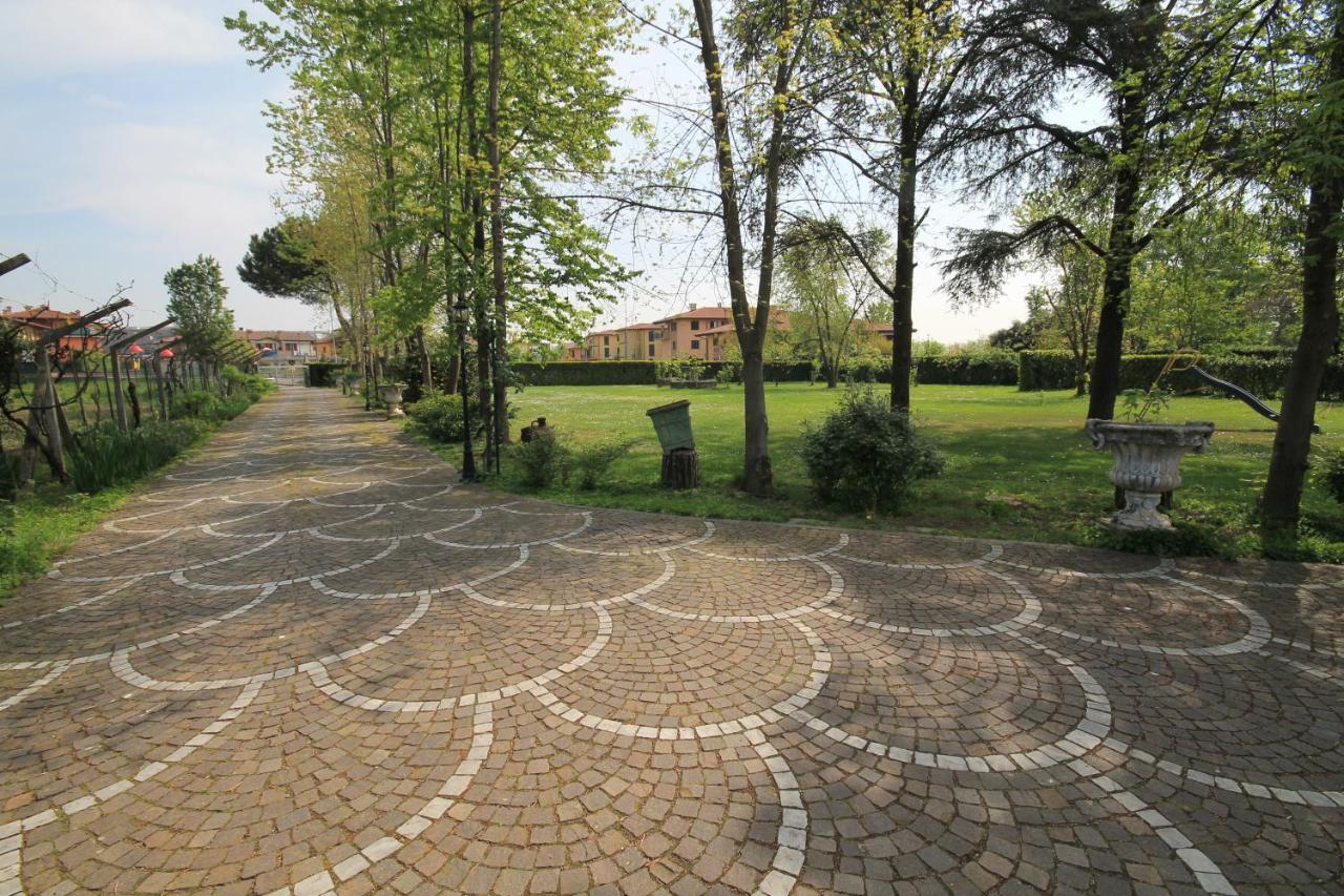 B&B Family First Капріате-Сан-Джервазіо Екстер'єр фото